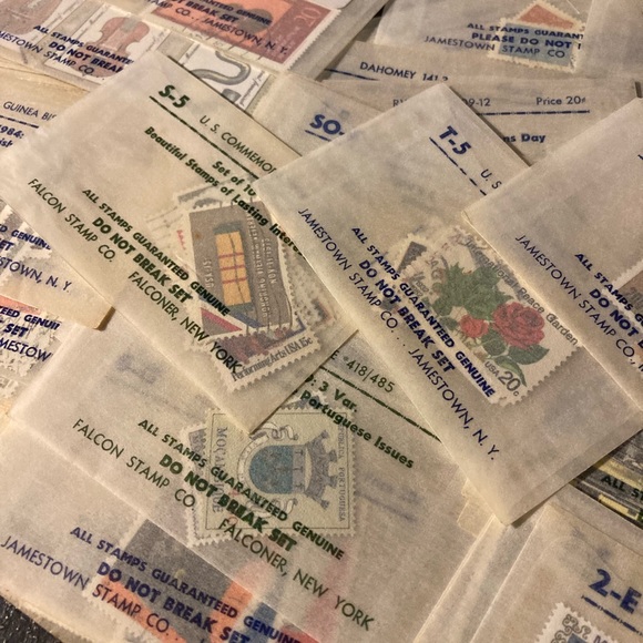 Huge STAMP LOT - Picture 9 of 9